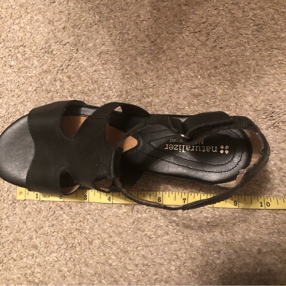 Naturalizer Black Wedge Strap Sandals NWOT - Picture 15 of 15